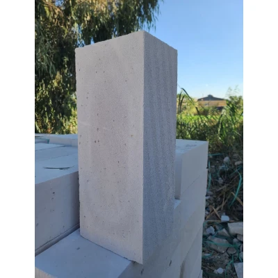 طوب ابيض رغوي